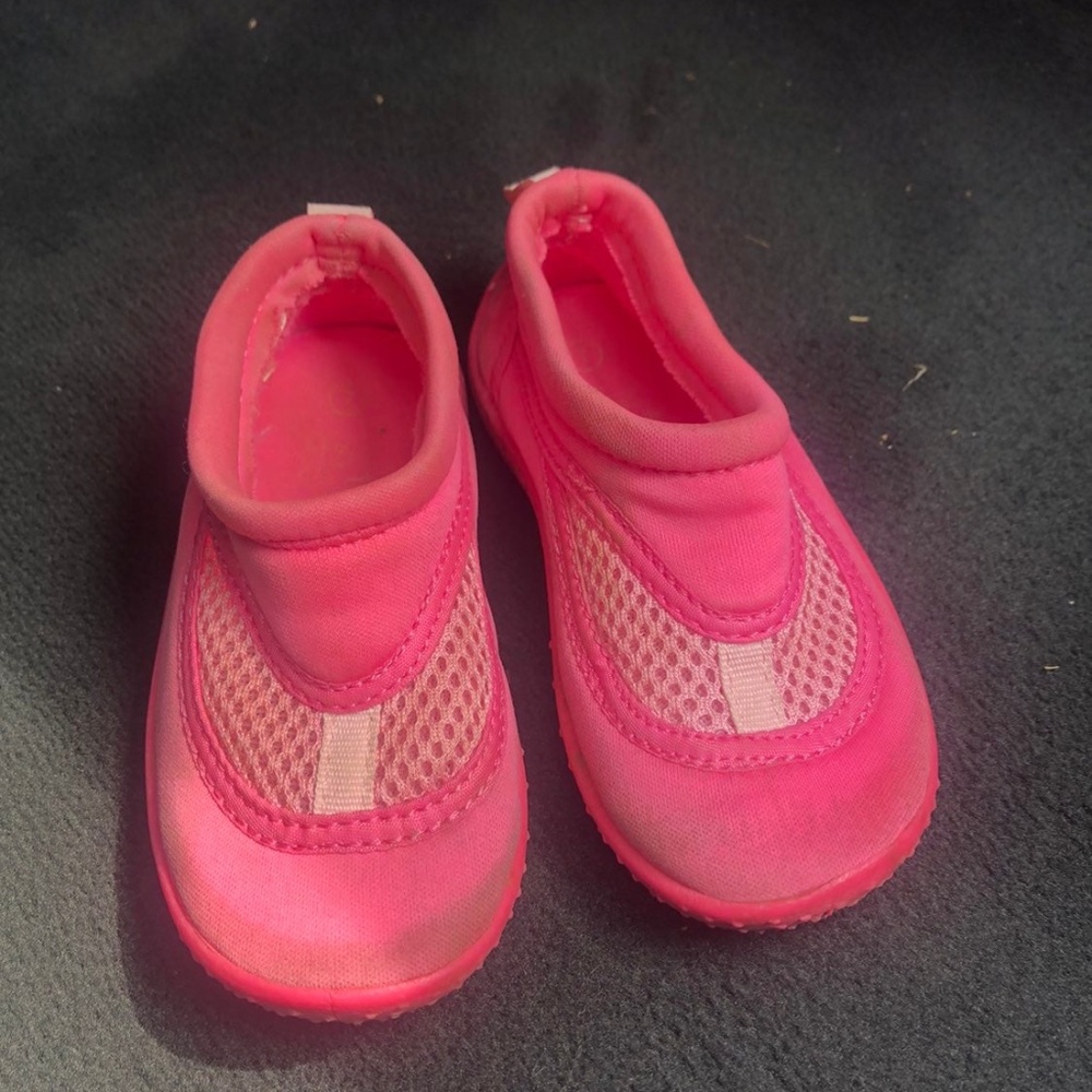 Toddler girl pink water shoes 7t